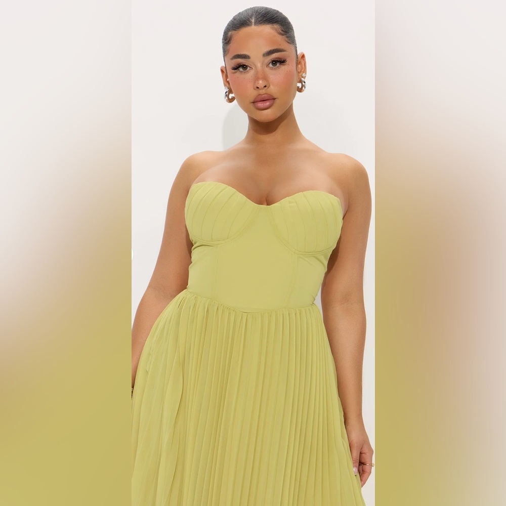 *SOLD* Fashion Nova Elegant Strapless Green Dress - Picture 2 of 6